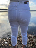 Judy Blue Mid Rise Capri With Cuff