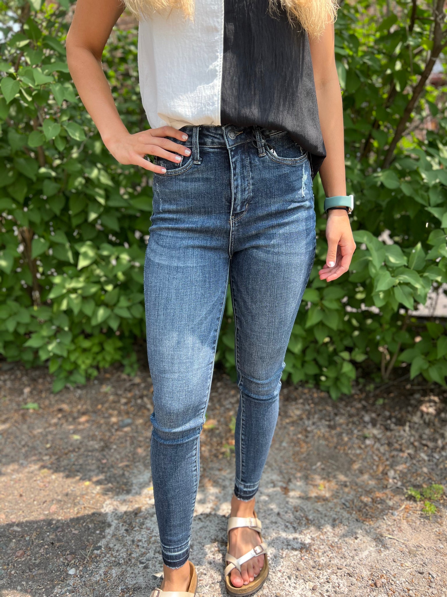Judy Blue's Clean Skinnies with TUMMY CONTROL*