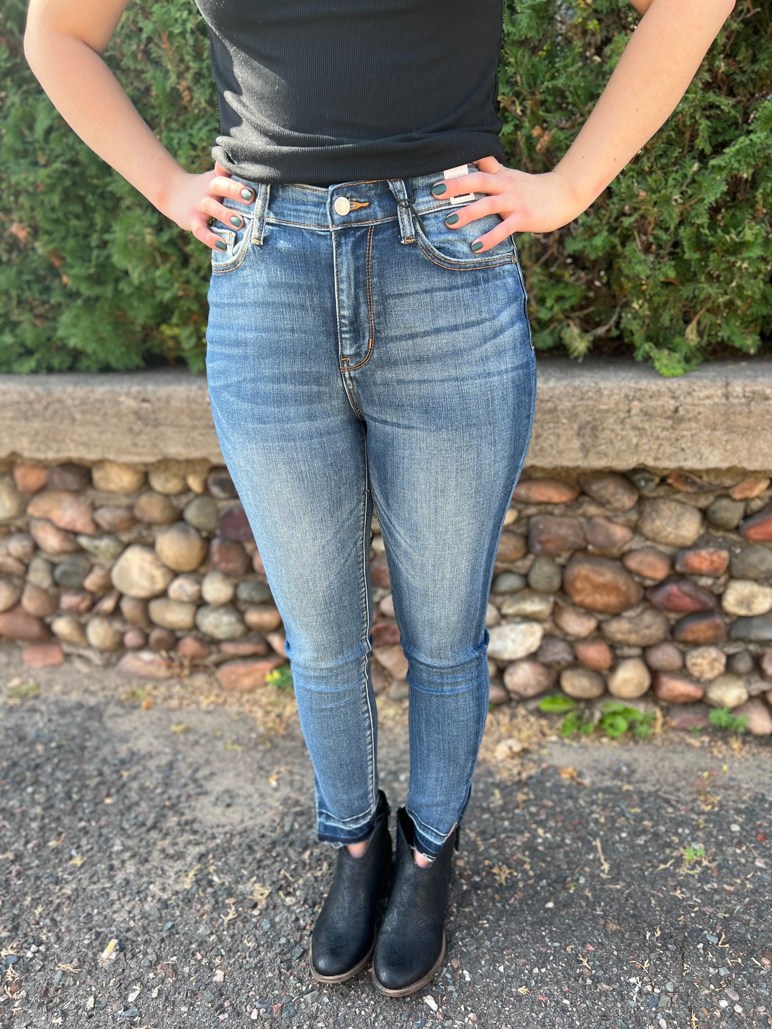 Judy Blue Released Hem Side Slit Skinny Jeans – Two Sisters Boutique